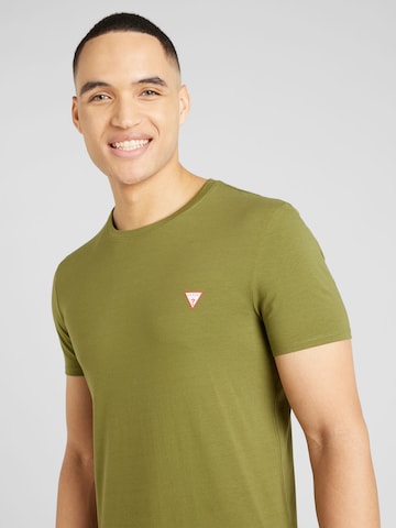 GUESS - Camiseta en verde