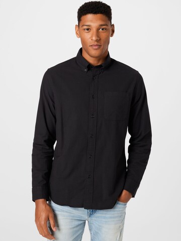 Coupe regular Chemise 'Rick' SELECTED HOMME en noir : devant