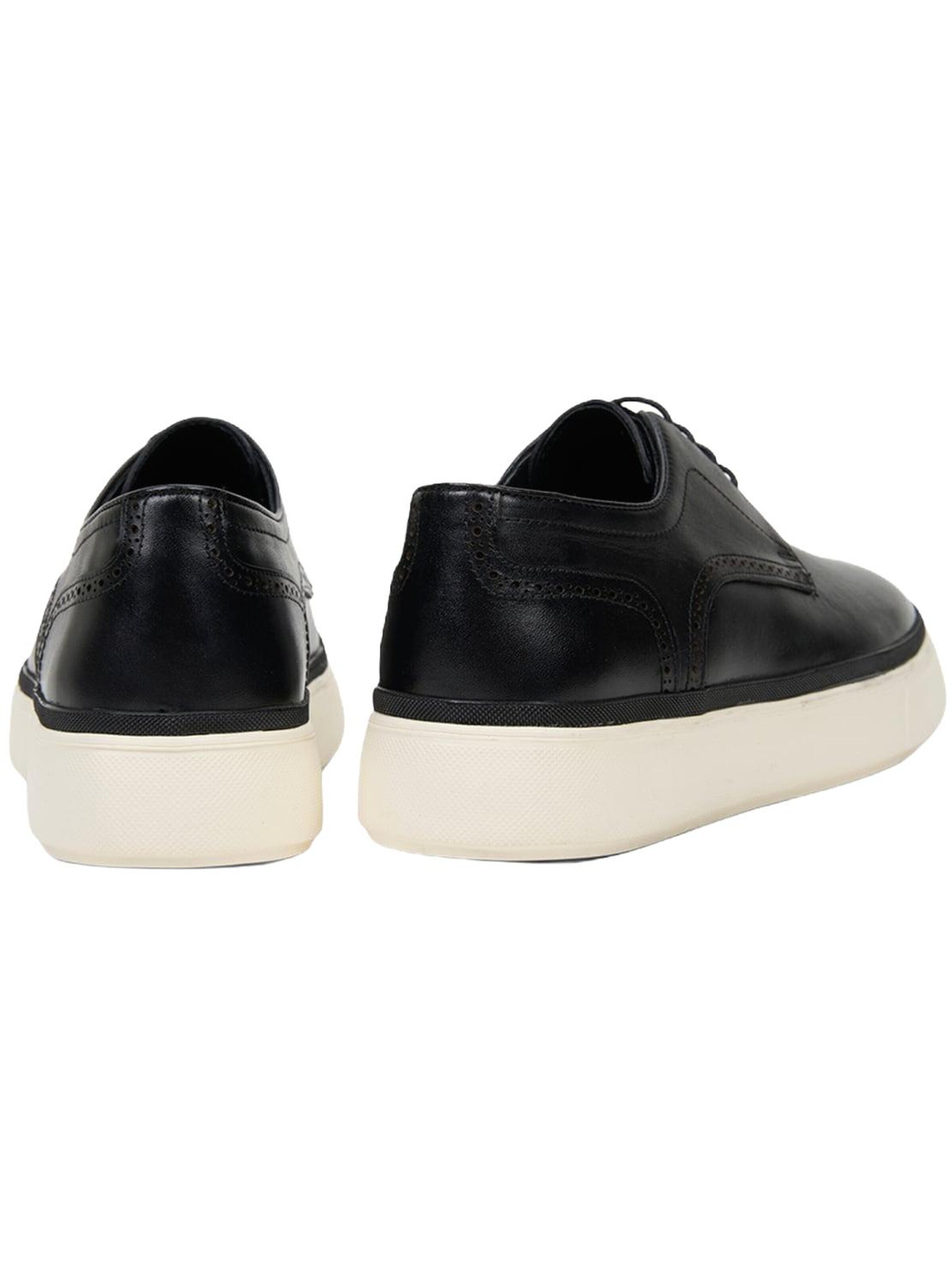 Chaussure à lacets 'Spitze' Desa en noir
