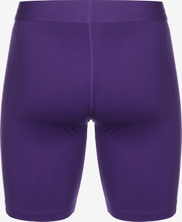 NIKE Skinny Sportshorts in Lila