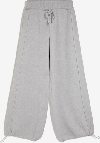 Baggy Pantaloni de la Bershka pe gri: față
