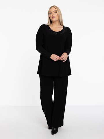 Yoek Tunic in Black