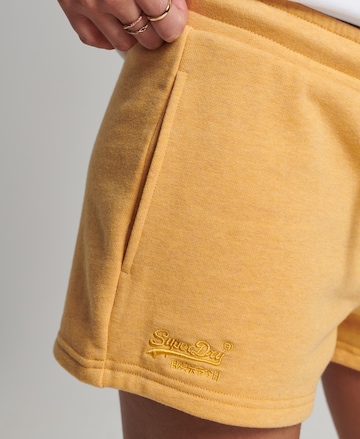 Regular Pantalon Superdry en jaune