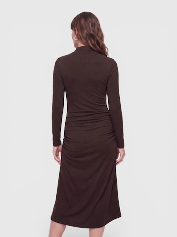 everly® - Vestido em castanho