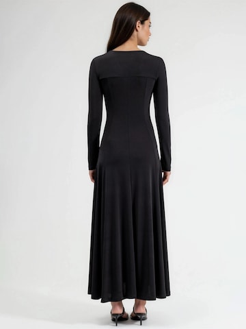 Qu Style Dress in Black