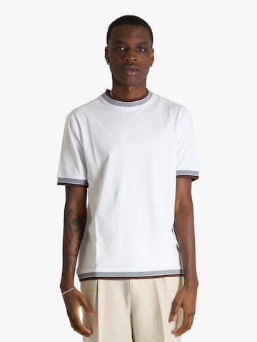 T-Shirt SSEINSE en blanc : devant