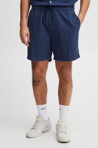 !Solid Regular Hose in Blau: Vorderseite