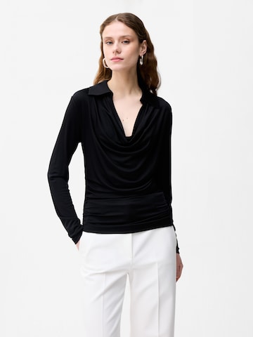 adl Blouse in Zwart: voorkant