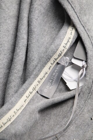 BROADWAY NYC FASHION Sweater & Cardigan in L in Grey