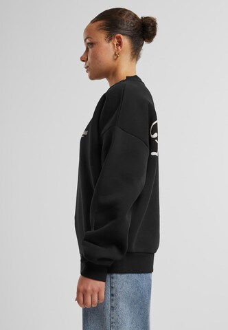 Prohibited Μπλούζα φούτερ σε μαύρο