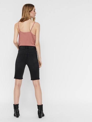 VERO MODA Slimfit Jeans 'LOA FAITH' in Zwart