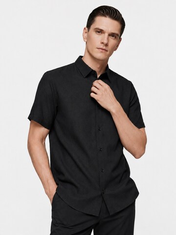 ALLTHEMEN Comfort fit Button Up Shirt 'Leichtmut' in Black