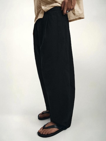 Barrel Pantalon à pince Bershka en noir : devant