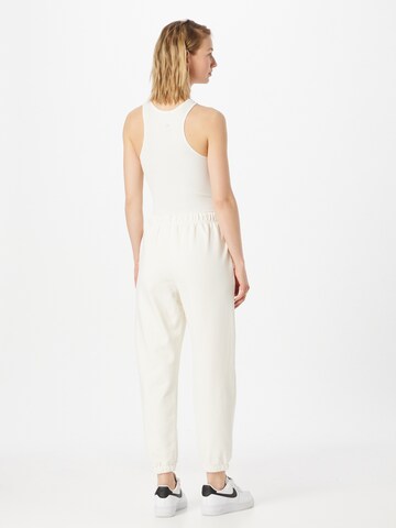 LEVI'S ® Tapered Hose in Beige