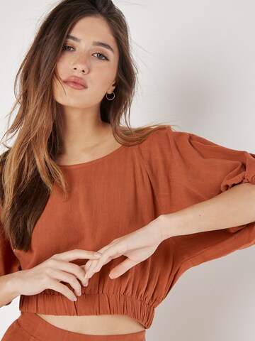 Apricot Blouse in Brown