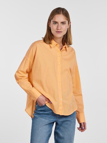 Camicia da donna 'Tanne' di PIECES in arancione: frontale