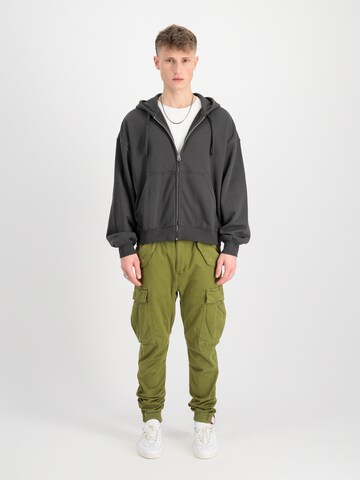 Tapered Pantaloni cargo di ALPHA INDUSTRIES in verde