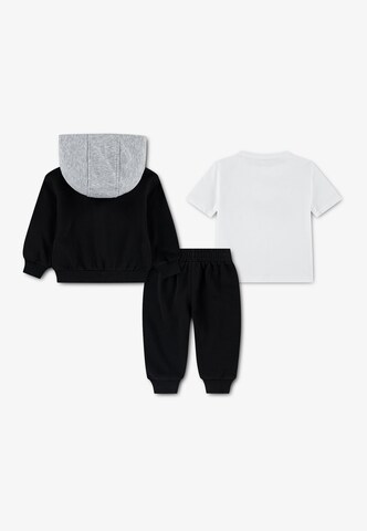 Set de la Nike Sportswear pe negru