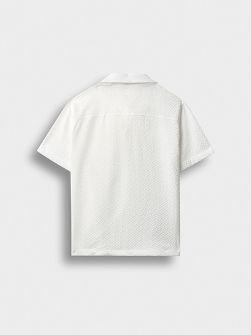 Burocs Regular fit Button Up Shirt in White