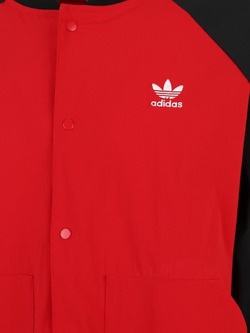 Geacă de primăvară-toamnă 'Sst ' de la ADIDAS ORIGINALS pe roșu