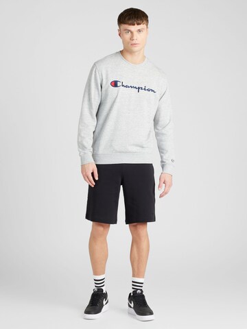 Champion Authentic Athletic Apparel Sweatshirt in Grau