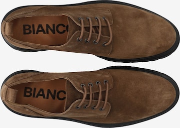 Chaussure à lacets 'GIL ' Bianco en marron