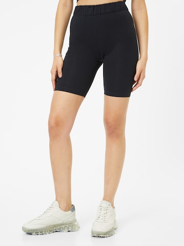 AÉROPOSTALE Skinny Shorts in Schwarz: predná strana