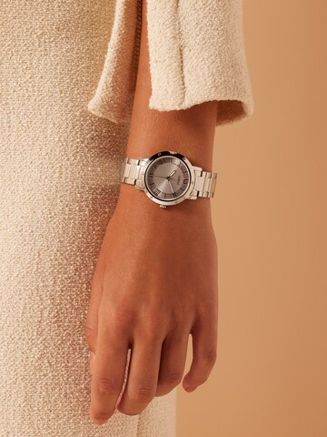 Montre à affichage analogique 'Design' GUESS en argent