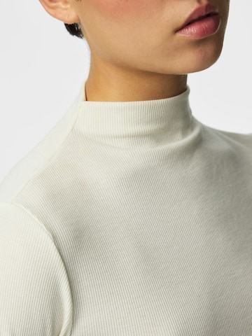 T-shirt 'ALLY' PIECES en beige