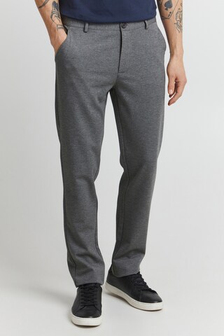 11 Project Regular Chino Pants in Grey: front