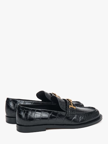 Estro Moccasins '041-2' in Black