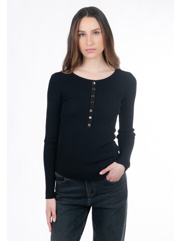 Influencer Svetr – černá: přední strana