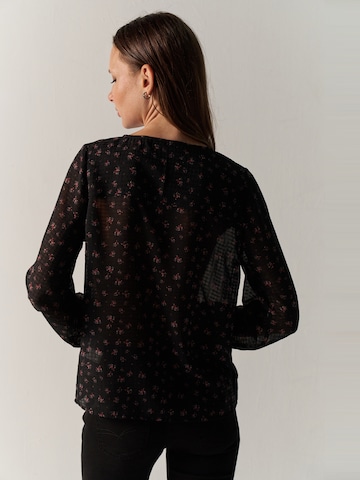 Camicia da donna di KOROSHI in nero