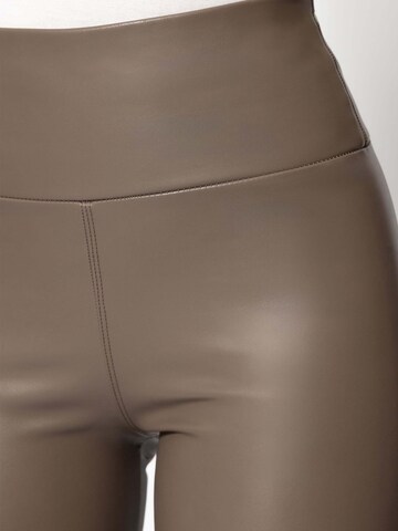 SASSYCLASSY Skinny Hose in Grau