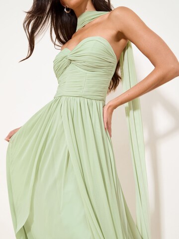 Lipsy Abendkleid in Grün