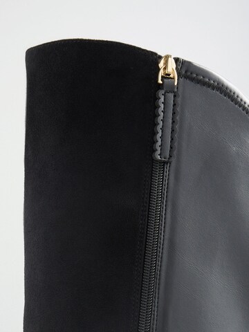 love & roses Boot in Black
