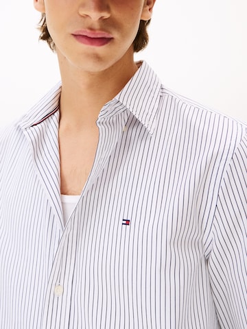 balta TOMMY HILFIGER Standartinis modelis Marškiniai