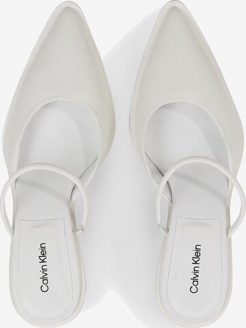 Calvin Klein - Zapatos con plataforma en blanco