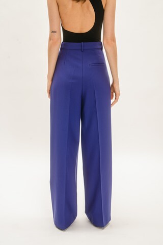 Casa Mara Loose fit Trousers 'MARA' in Blue: back