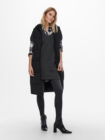 Gilet 'Alina' di ONLY in nero