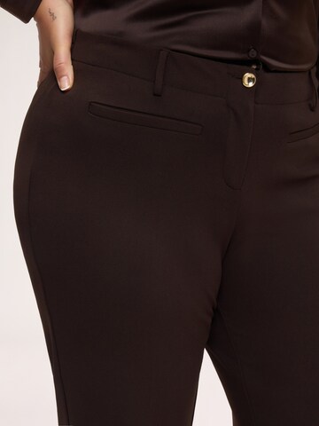 Regular Pantalon Fiorella Rubino en marron