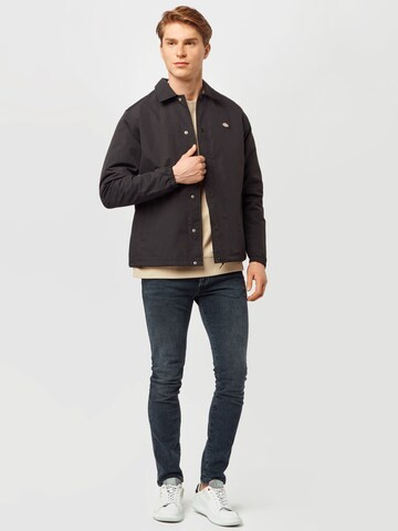 DICKIES Regular fit Between-Season Jacket 'Oakport Coach' in Black