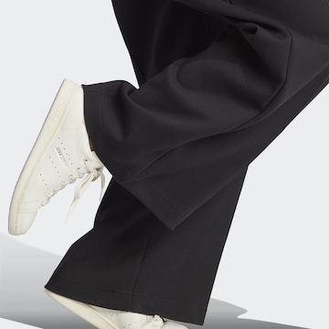 ADIDAS ORIGINALS Zvonové kalhoty Kalhoty 'Premium Essentials' – černá