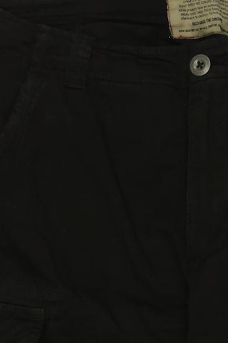 ALPHA INDUSTRIES Shorts in 34 in Black