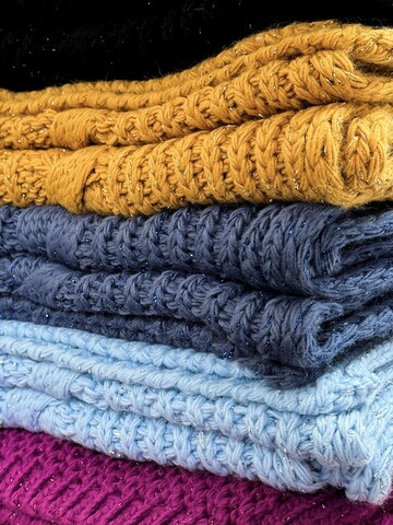 COLLEZIONE ALESSANDRO Scarf 'Warm' in Pink
