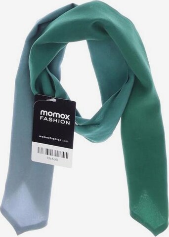 Closed Scarf & Wrap in One size in Green: front