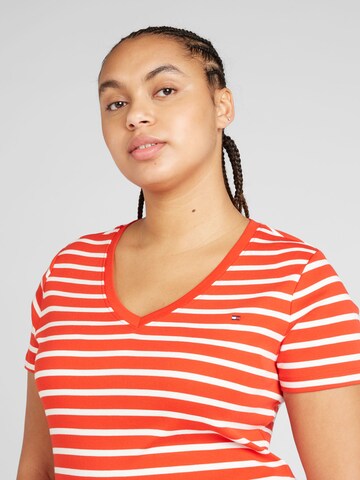 T-shirt Tommy Hilfiger Curve en rouge