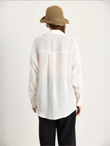 Camicia da donna di Bianco Lucci in bianco