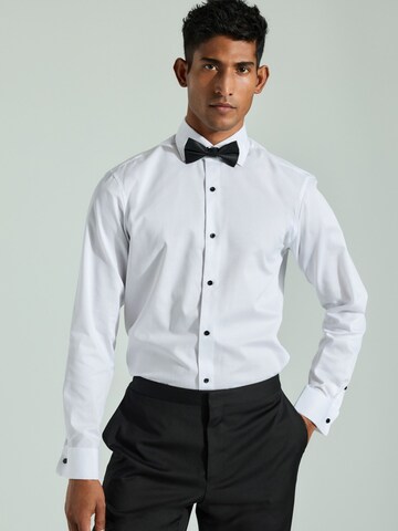 Coupe regular Chemise Next en blanc : devant