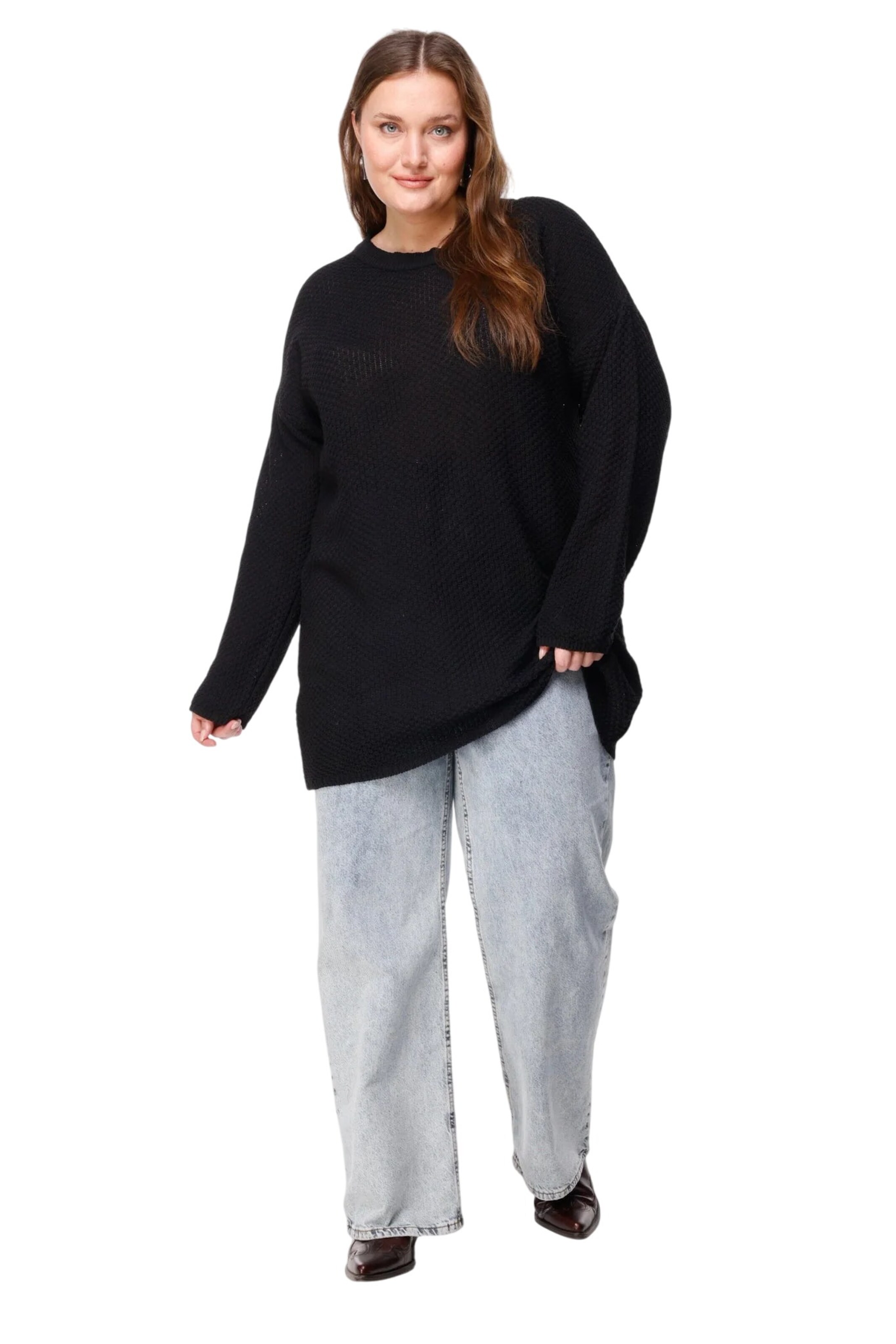 Shape Of You Pullover in Schwarz
